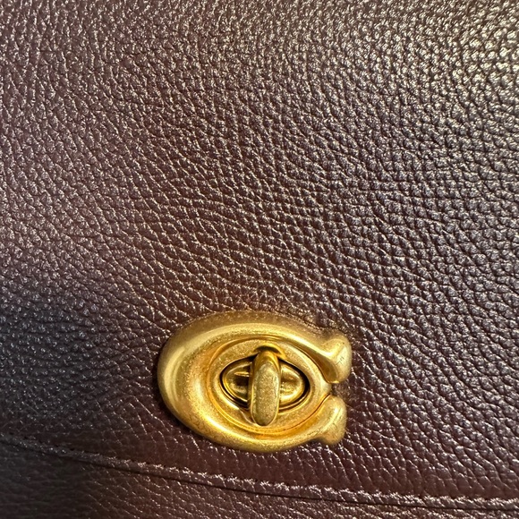 Coach Cassie - Picture 2 of 8